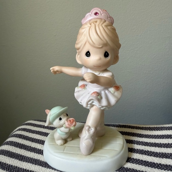 Precious Moments 'A Rose On Her Toes' Figurine - Picture 1 of 7